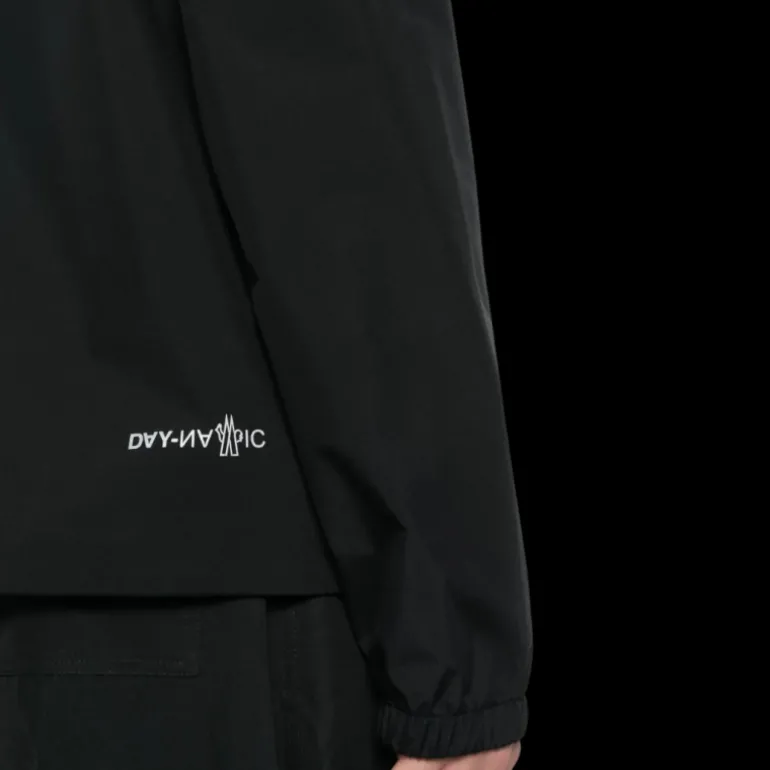 Blouson coupe vent Shipton capuche noir Goretex Moncler Grenoble