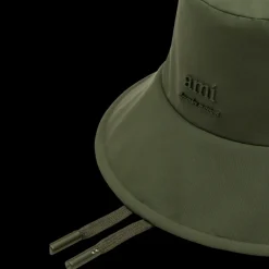 Bob à cordon AMI Paris toile nylon kaki broderie logo