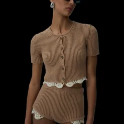 Cardigan MAGDA BUTRYM court manche courte cachemire beige ourlet dentelle crochet