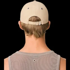 Casquette AMI Paris gabardine de coton peau de pêche beige broderie cœur rouge