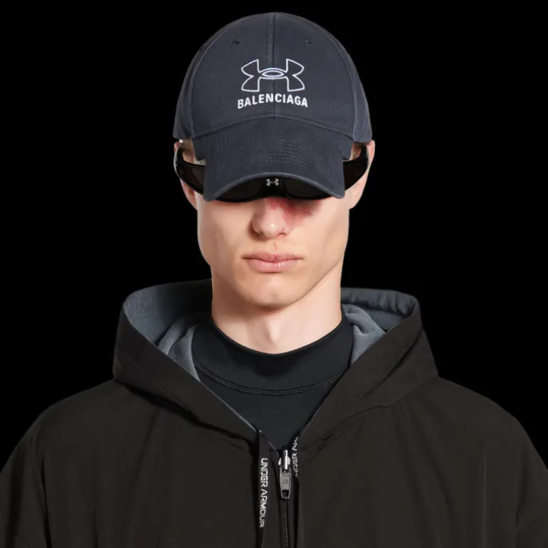 Casquette BALENCIAGA Under Armour® coton noir délavé logo blanc