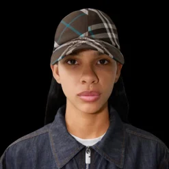 Casquette baseball BURBERRY check noir bleu motif Equestrian Knight