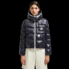 Doudoune courte à capuche MONCLER Andro nylon bleu marine brillant bordure blanc