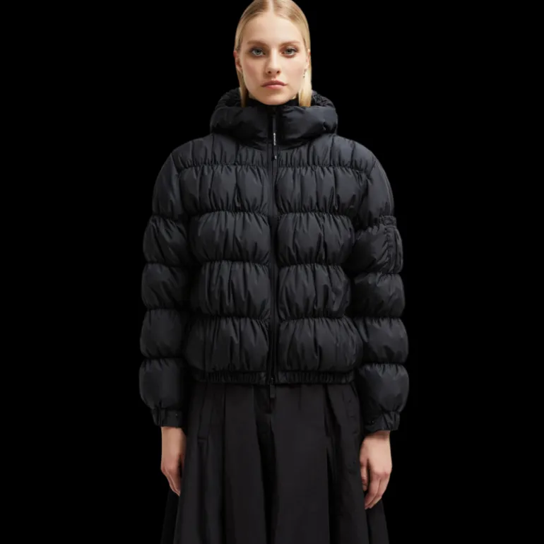 Doudoune courte MONCLER Medonte nylon noir mat matelassé