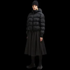 Doudoune courte MONCLER Medonte nylon noir mat matelassé
