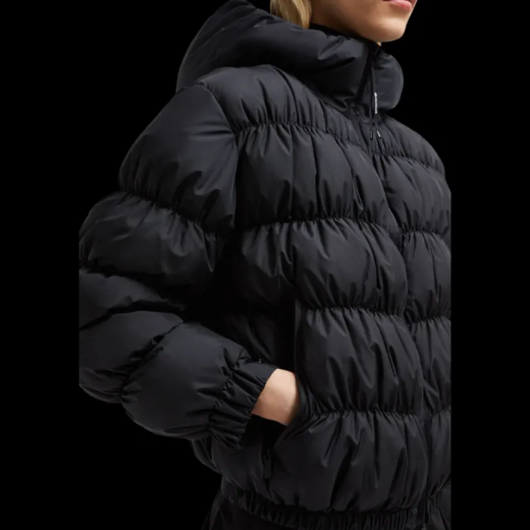 Doudoune courte MONCLER Medonte nylon noir mat matelassé