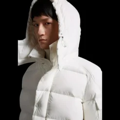 Doudoune courte MONCLER Vezere nylon blanc mat capuche