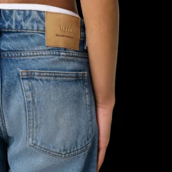 Jean AMI Paris coupe classique coton denim bleu indigo délavé