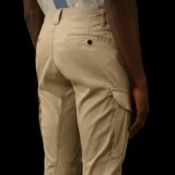Pantalon cargo CP COMPANY en coton satin extensible beige poche lentille