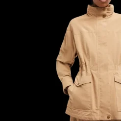 Parka zippée MONCLER coupe vent à capuche Nades nylon camel cintrée