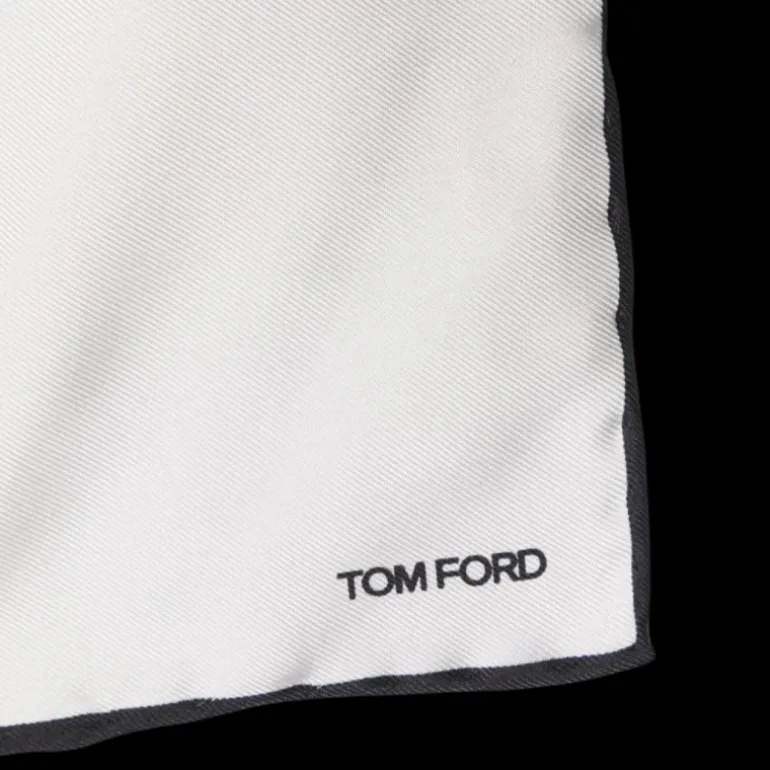 Pochette TOM FORD soie écrue liseret noir logo