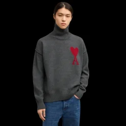 Pull col roulé AMI laine mérinos feutrée gris gros cœur rouge