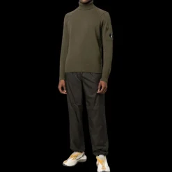 Pull col roulé CP COMPANY maille laine polyamide Kaki lunettes manche