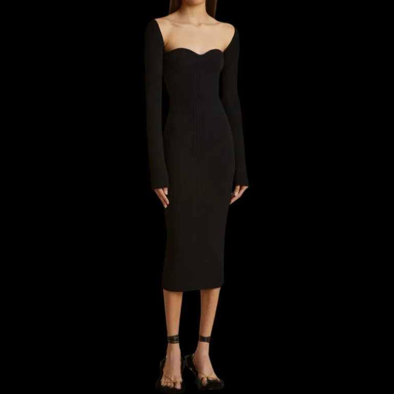 Robe mi longue KHAITE Beth encolure cœur maille viscose côtelée noir