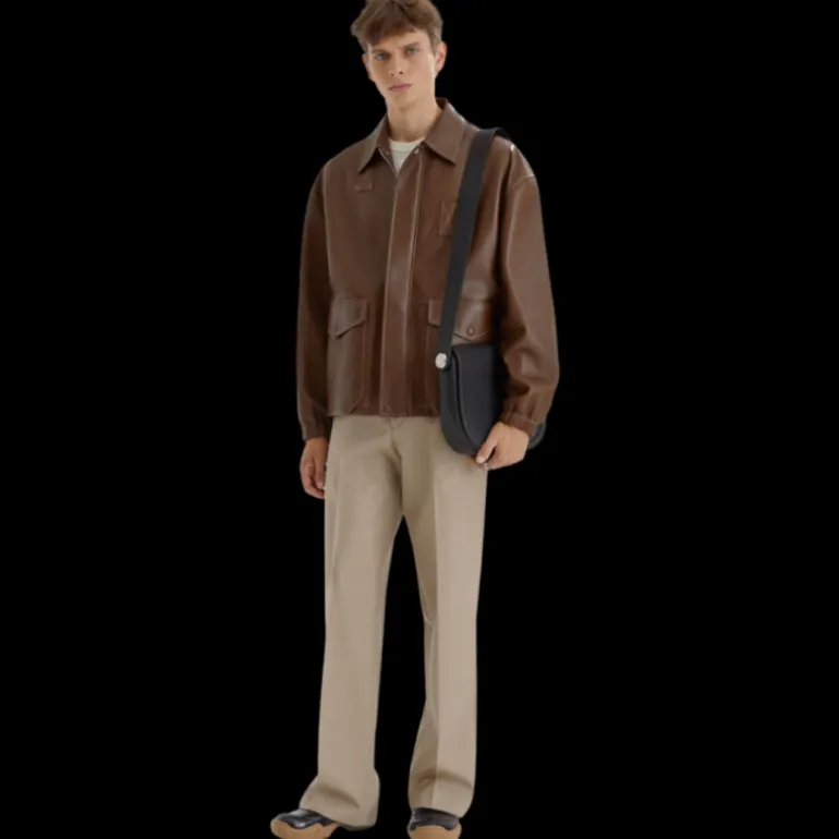 Sac messenger FENDI cuir grainé noir motif clou Fendi Roma