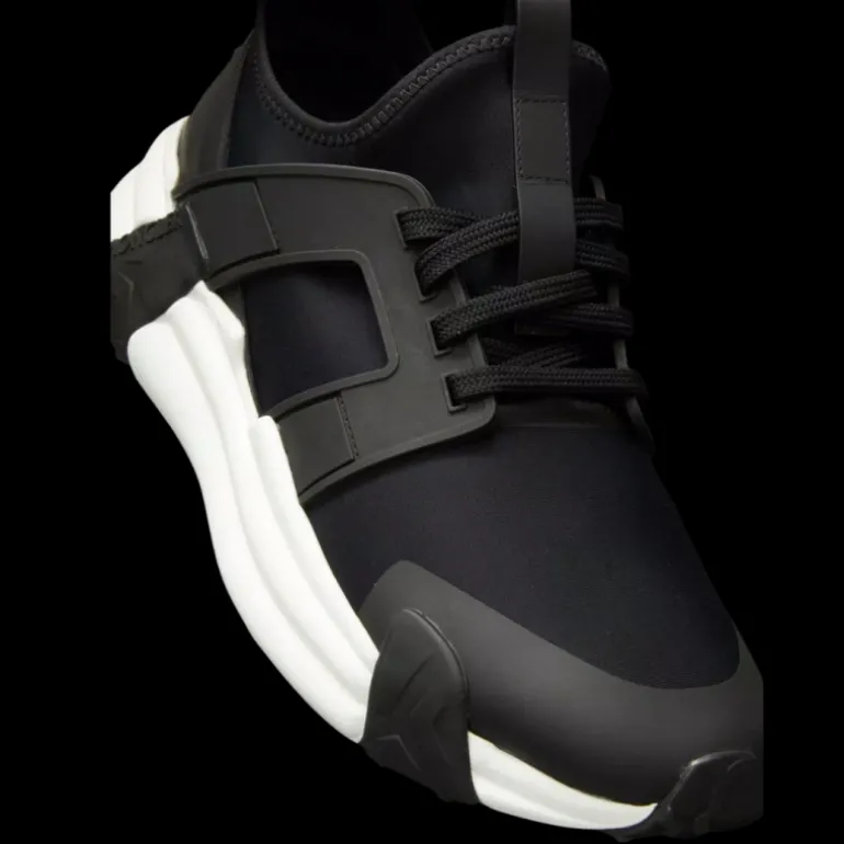 Sneakers baskets MONCLER Lunarove noir semelle blanche