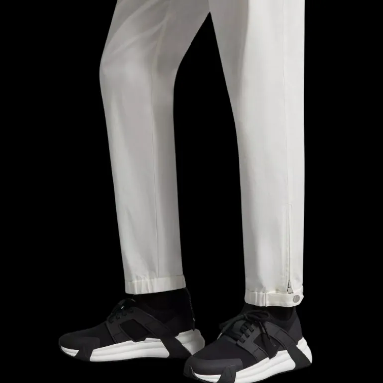 Sneakers baskets MONCLER Lunarove noir semelle blanche