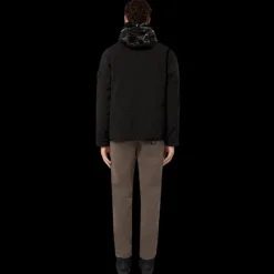 Veste à capuche STONE ISLAND nylon noir mat col pression brillant